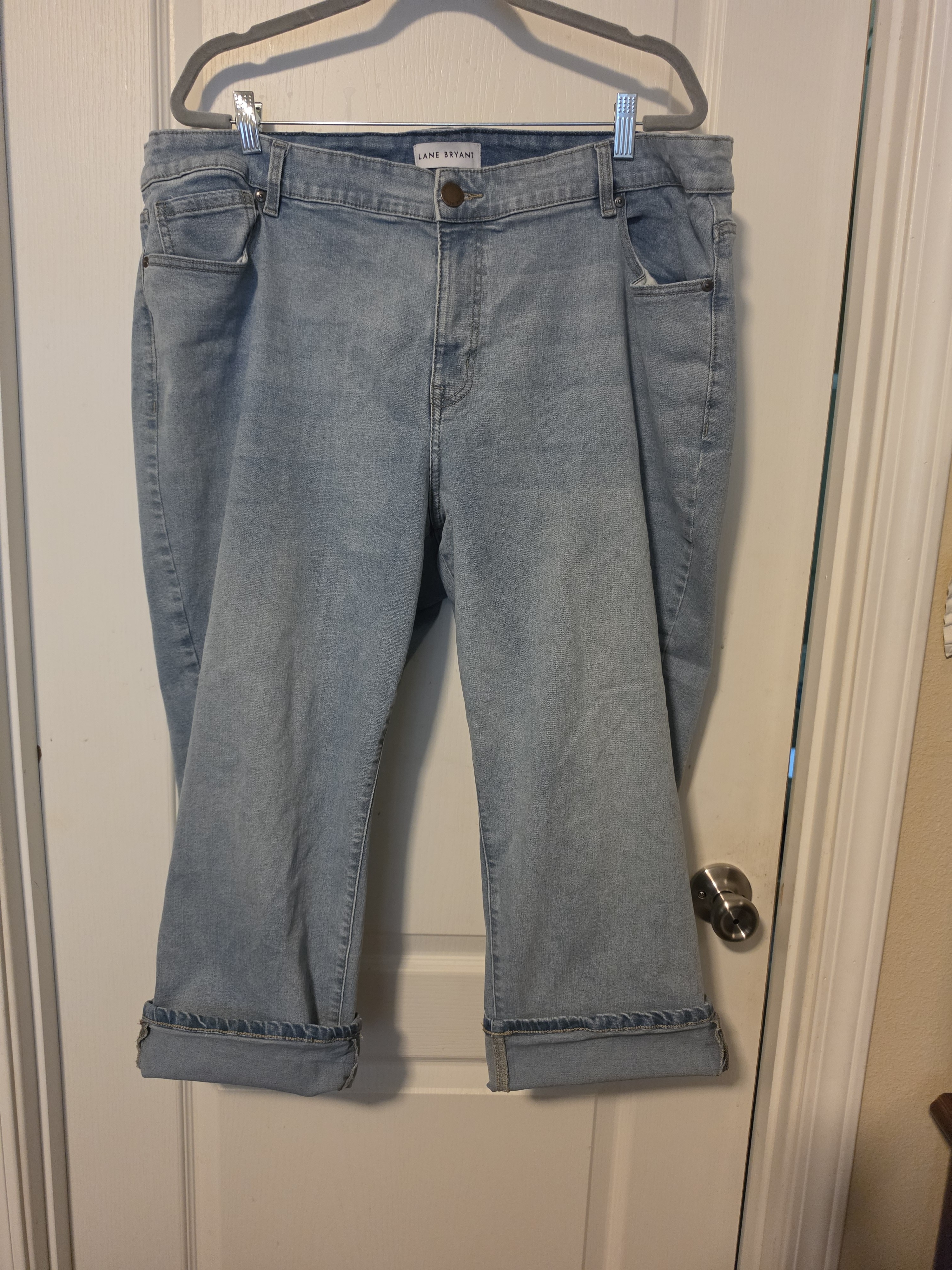 Lane Bryant Light Blue Cropped Capri Jeans